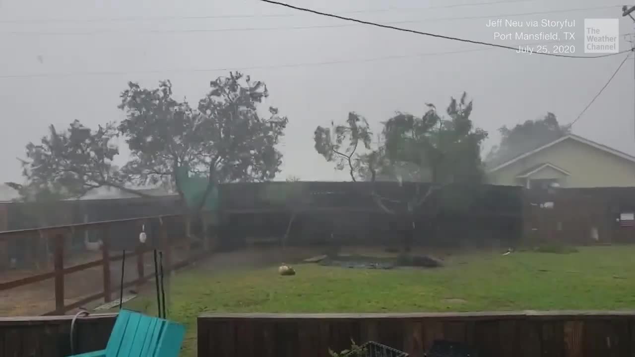 Hanna&rsquo;s Winds Send Backyard Fence Flying in Texas
