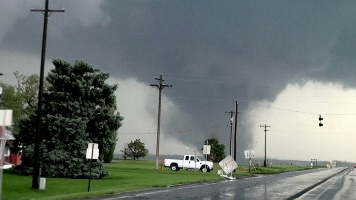 How Tornadoes Form