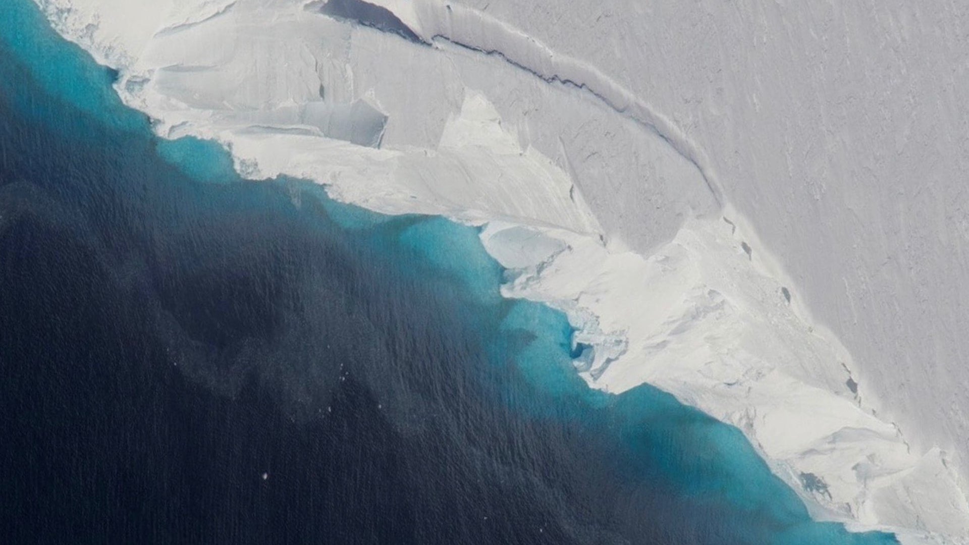 Huge Cavity Discovered at Bottom of Antarctic Glacier