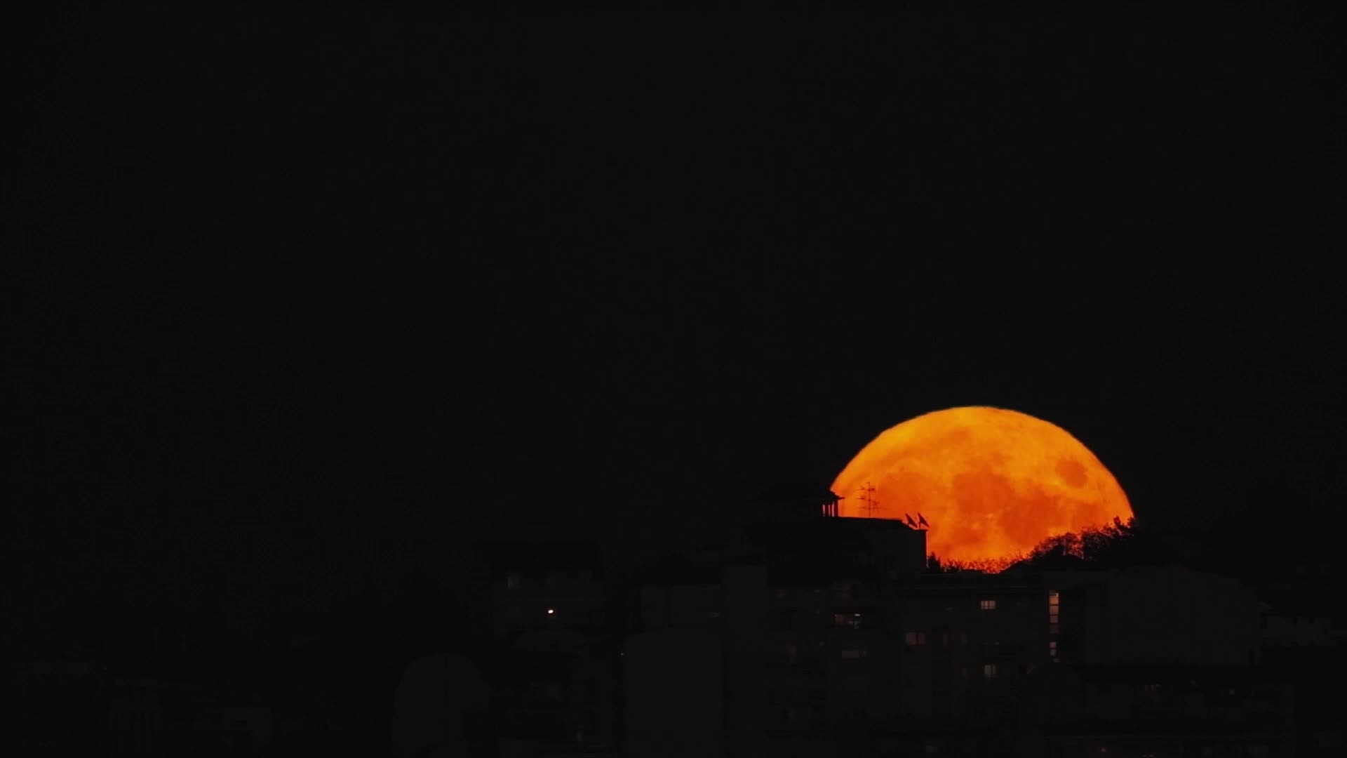 Hunter’s Moon Will Rise This Weekend
