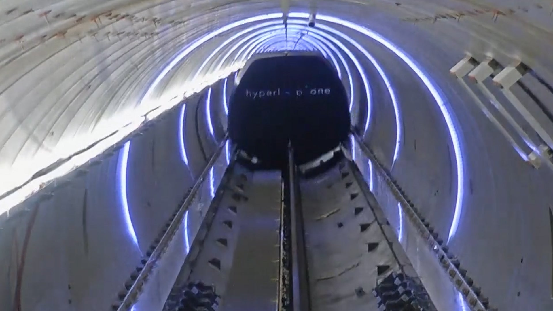 Hyperloop Completes Successful Test Run