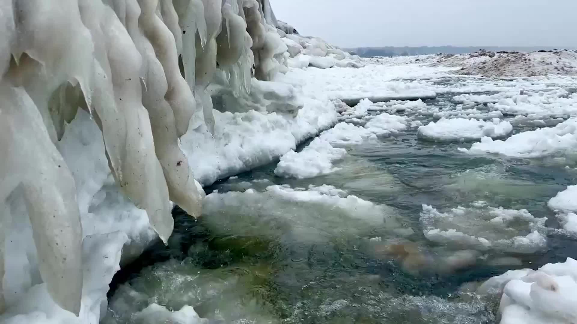 Ice Chunks Bob On Lake Ontario