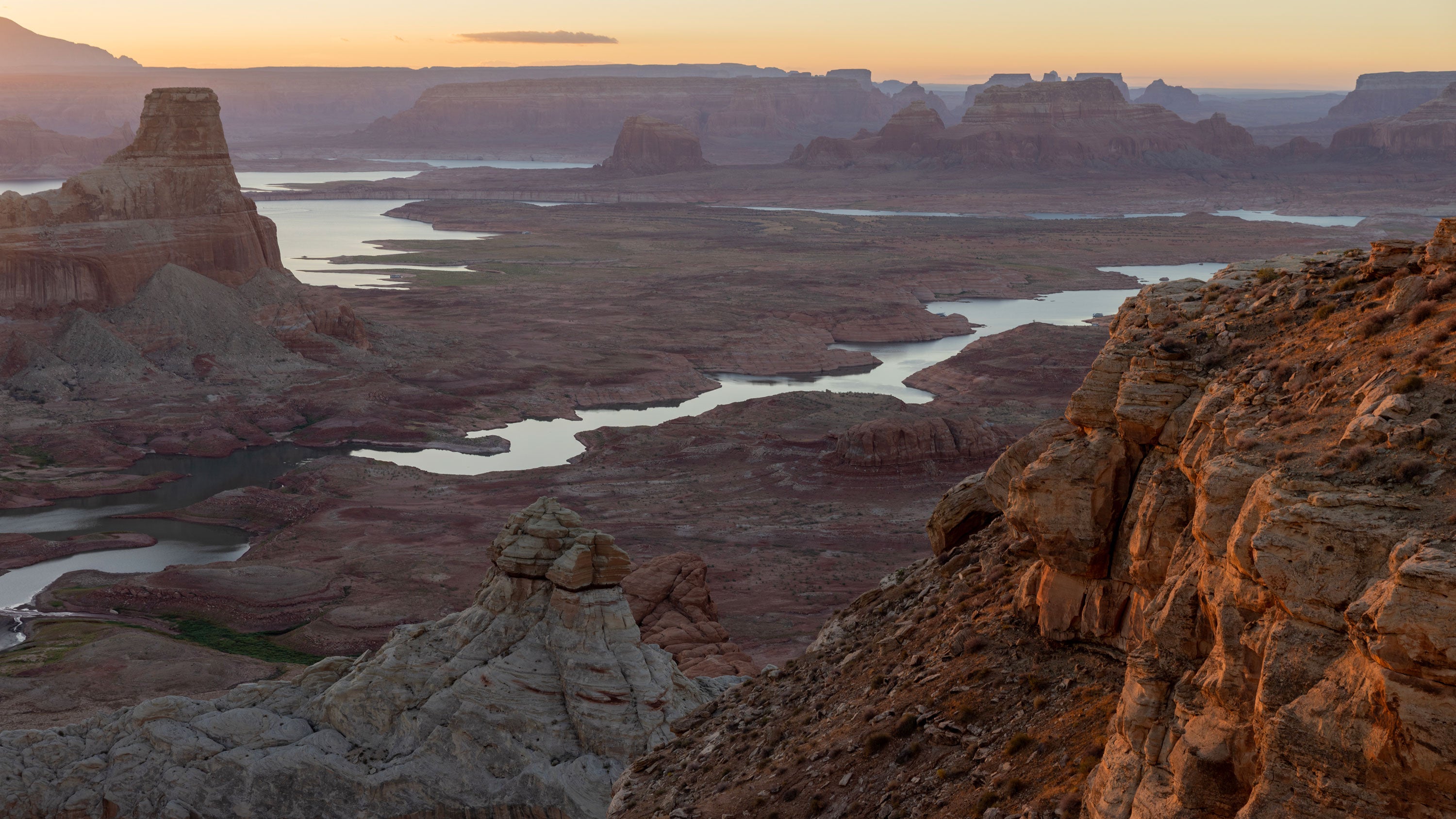 America&rsquo;s two largest reservoirs are hitting record lows