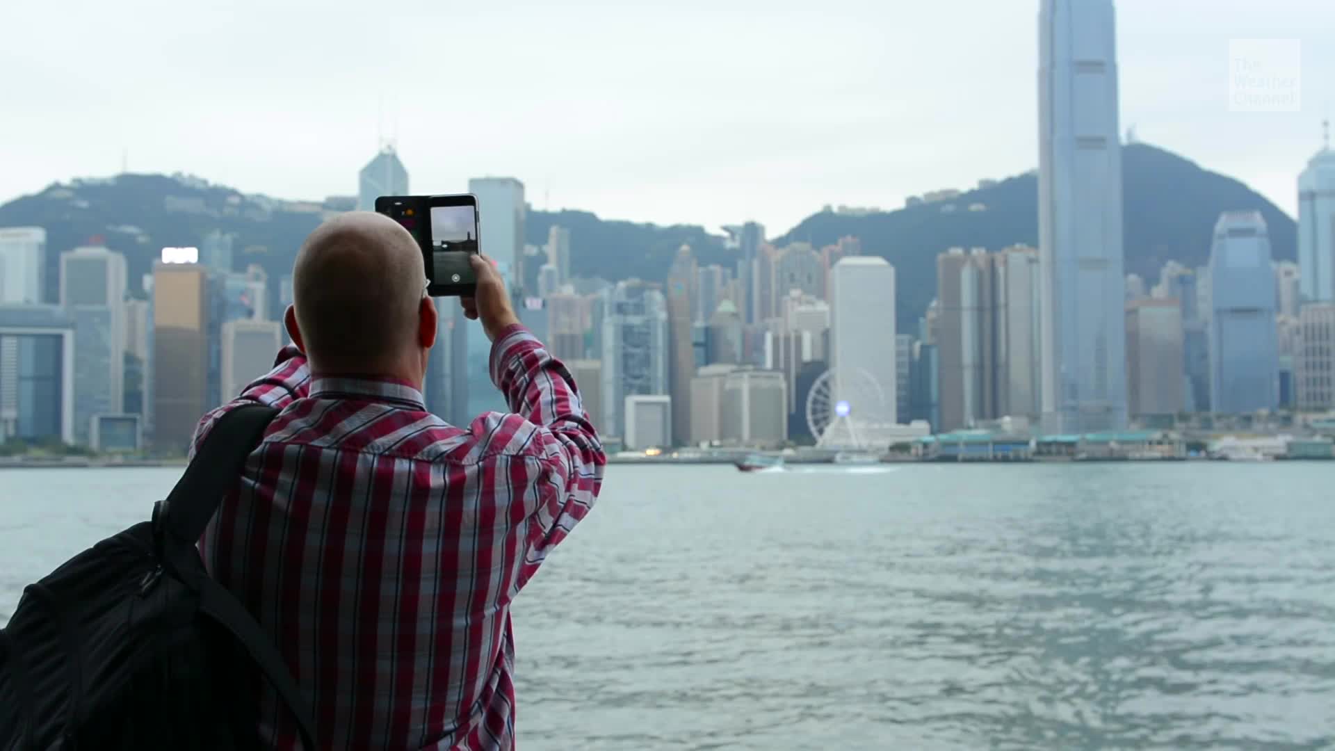 Man Returns From Overseas Vacation To $143,000 Phone Bill