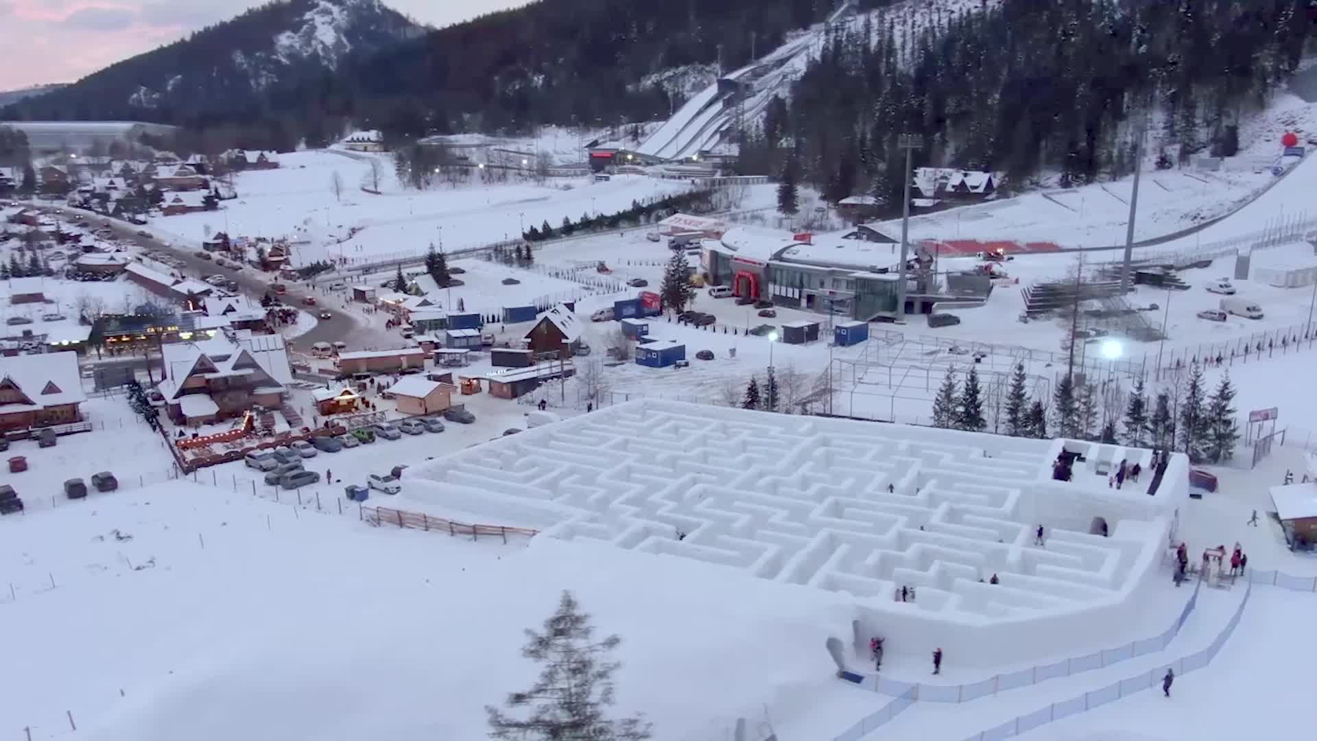 Massive Snow Maze Thrills Visitors In Poland