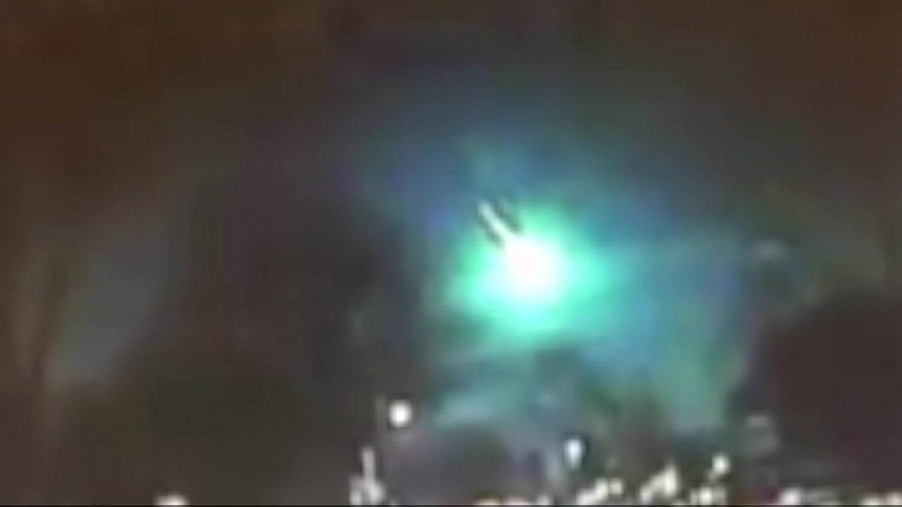 Meteor Blazes in Illinois Sky