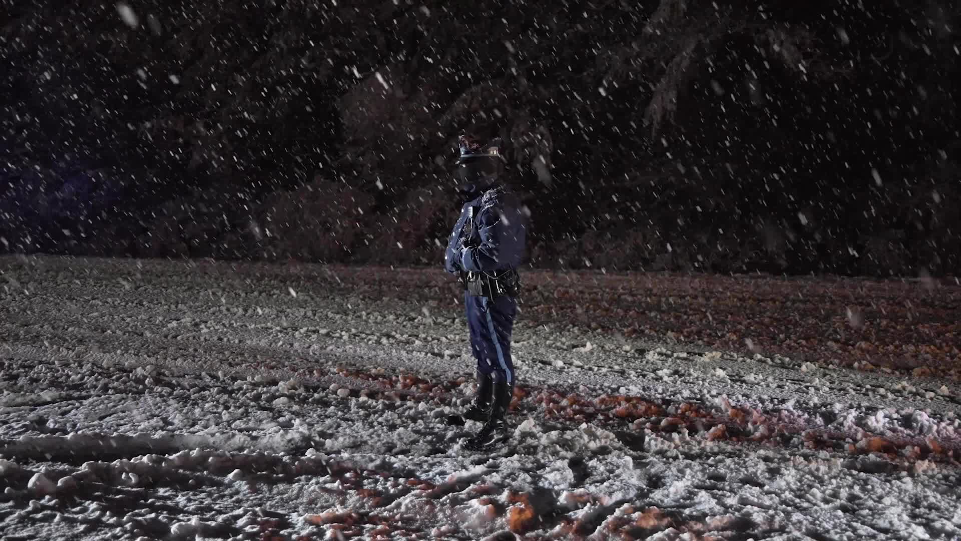 More Than 100,000 Without Power As Nor&rsquo;easter Dumps Foot Of Snow In Parts Of Northeast