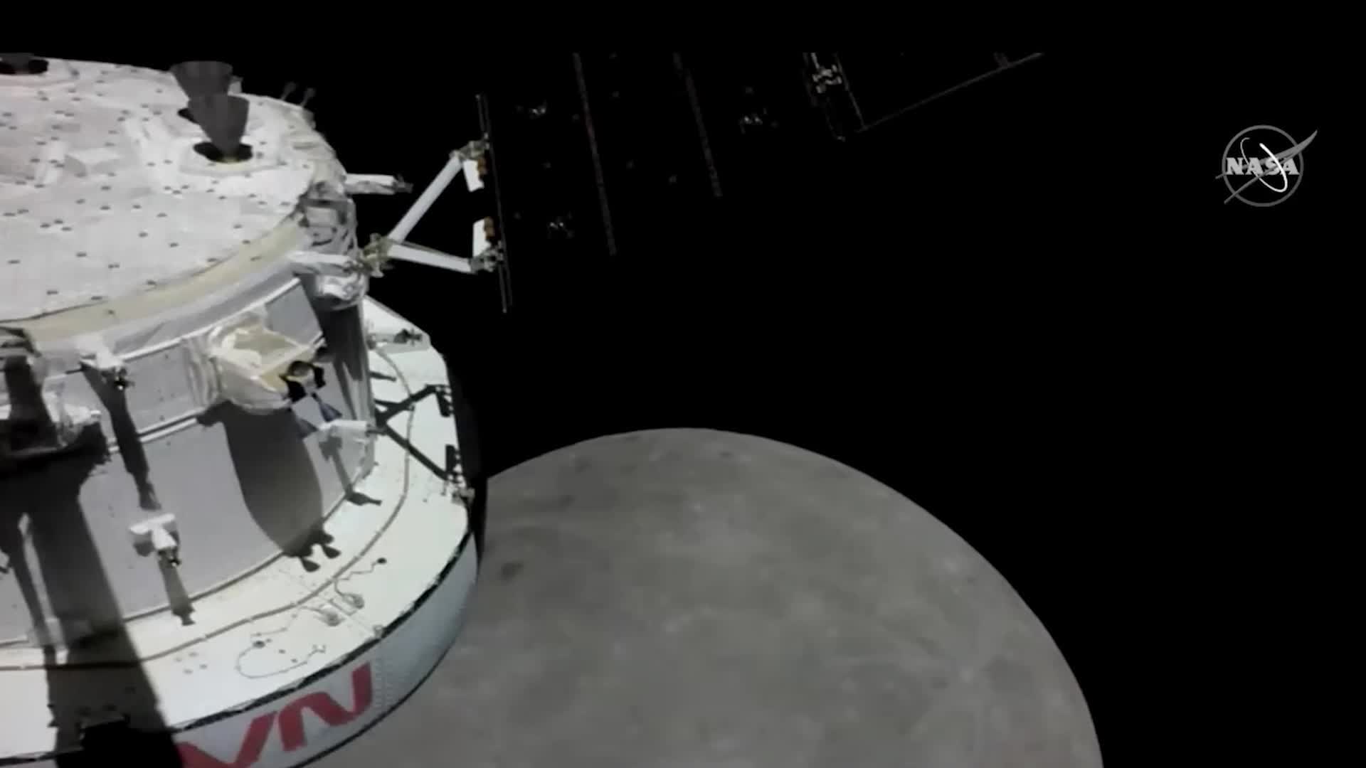 NASA’s Artemis I Orion Spacecraft Buzzes Moon