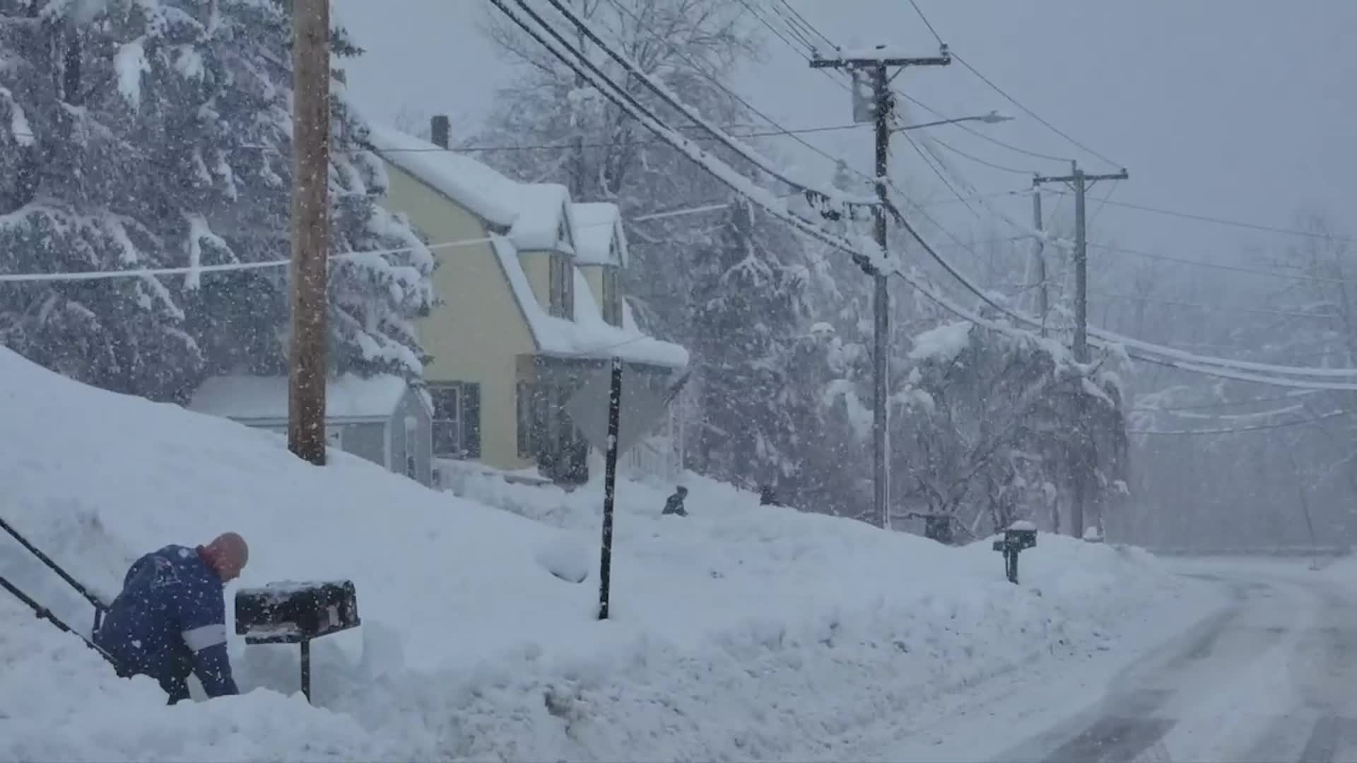 Northeast Flight Cancellations, Power Outages, Feet of Snow Caused By Winter Storm Sage