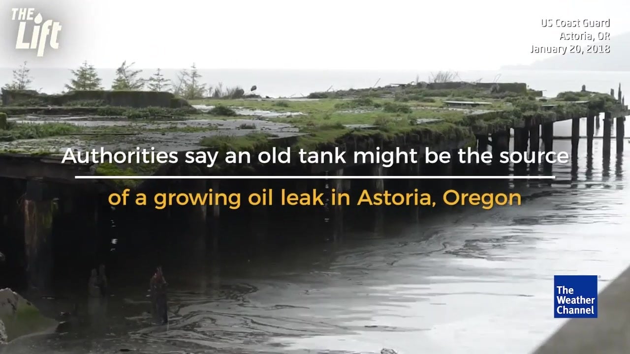 Oil Leaks into Columbia River in Oregon