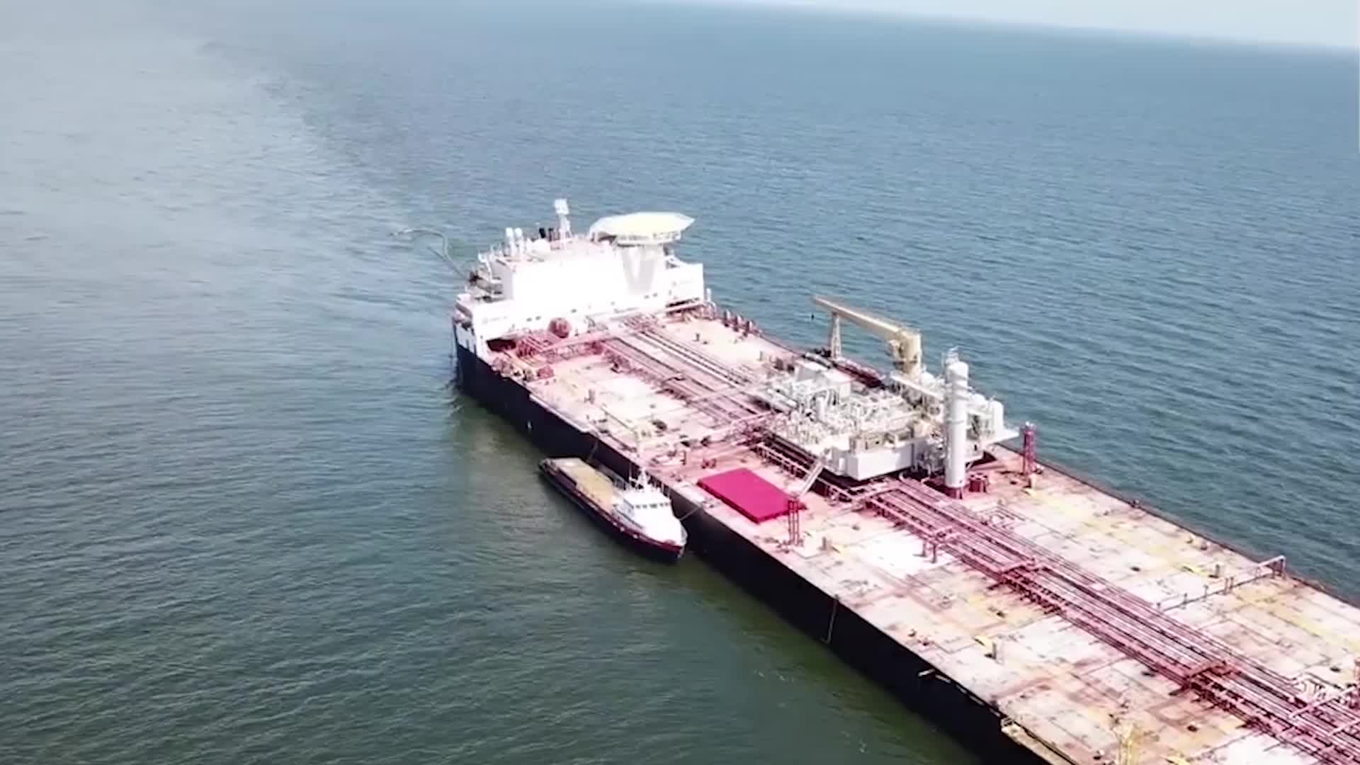 Oil Tanker Packed with 1.3 Million Barrels of Crude Could Sink in Venezuela