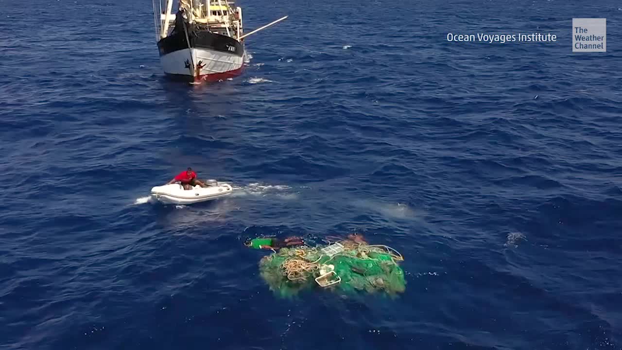 Pacific Ocean Cleanup Project Collects 40 Tons of Trash