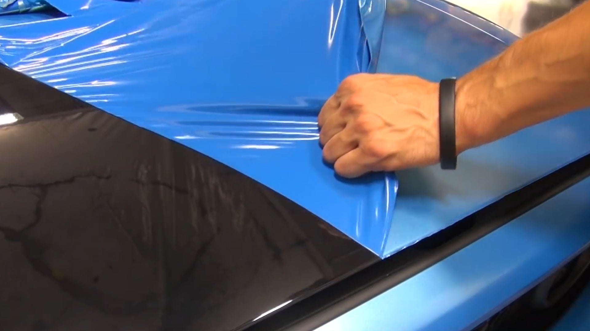Peelable Auto Paint Lets You &lsquo;Dip&rsquo; Your Car