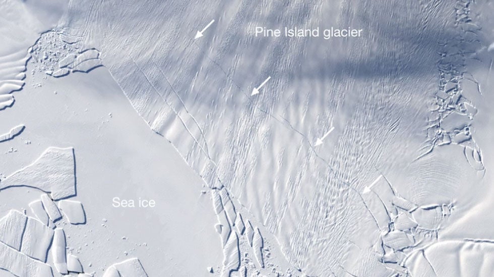 Pine Island Glacier Could Lose Iceberg 5x Size of Manhattan
