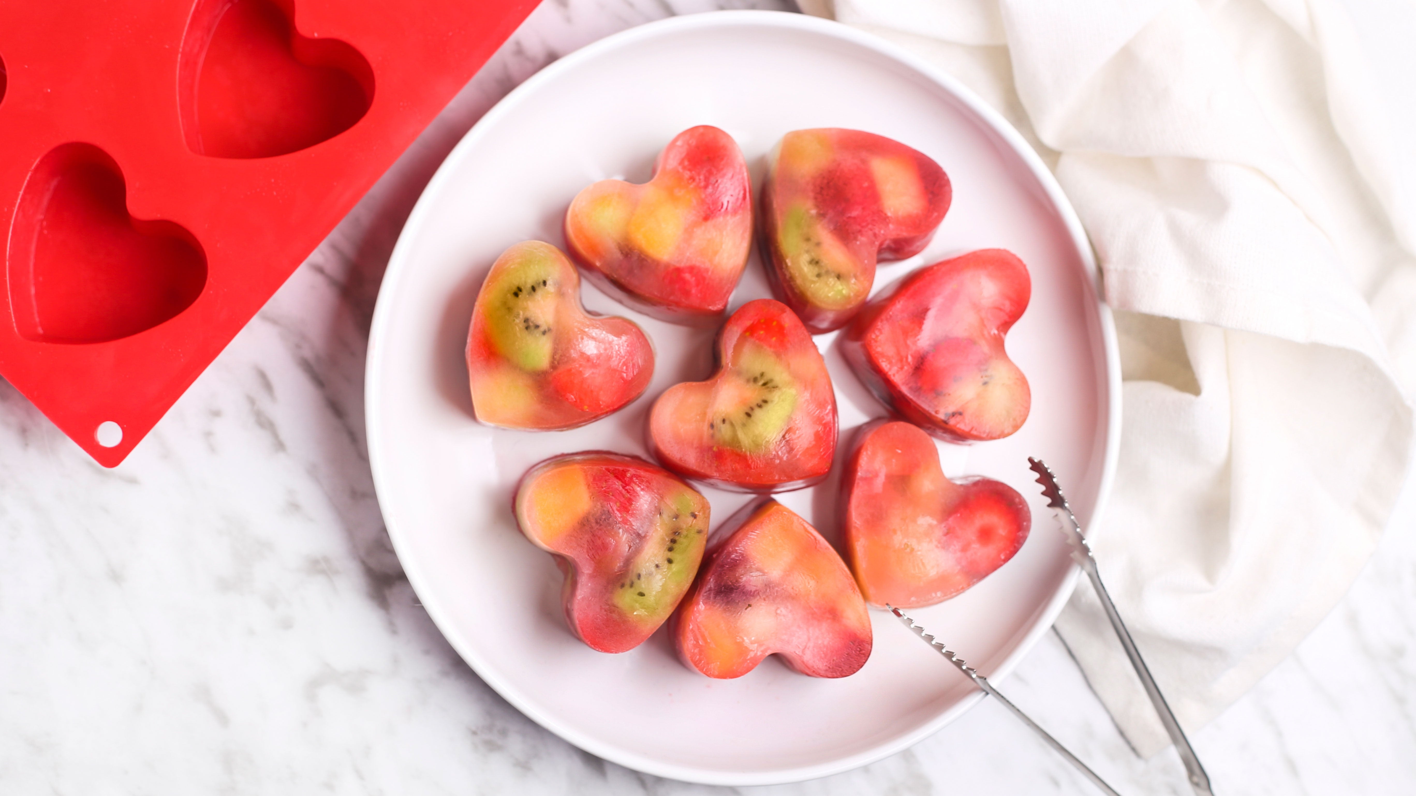  Flavored ice cubes are your new summer hydration hack