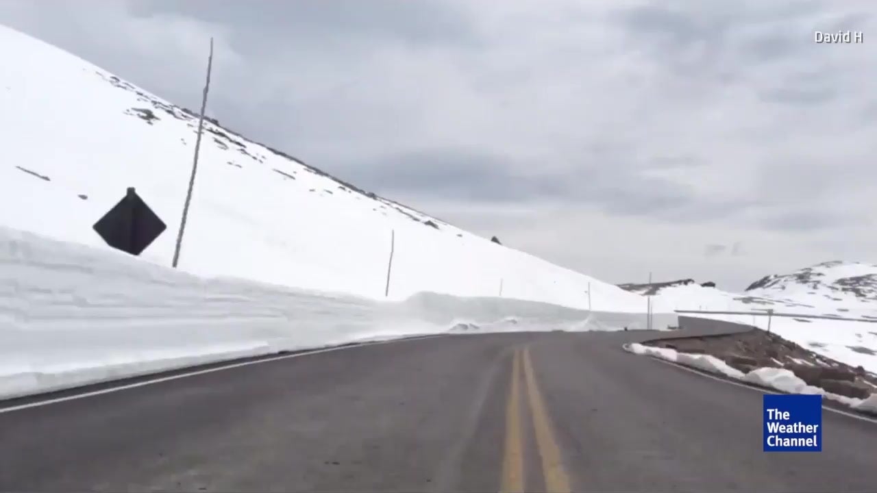 Rocky Mountain National Park Clears Snow for Holiday