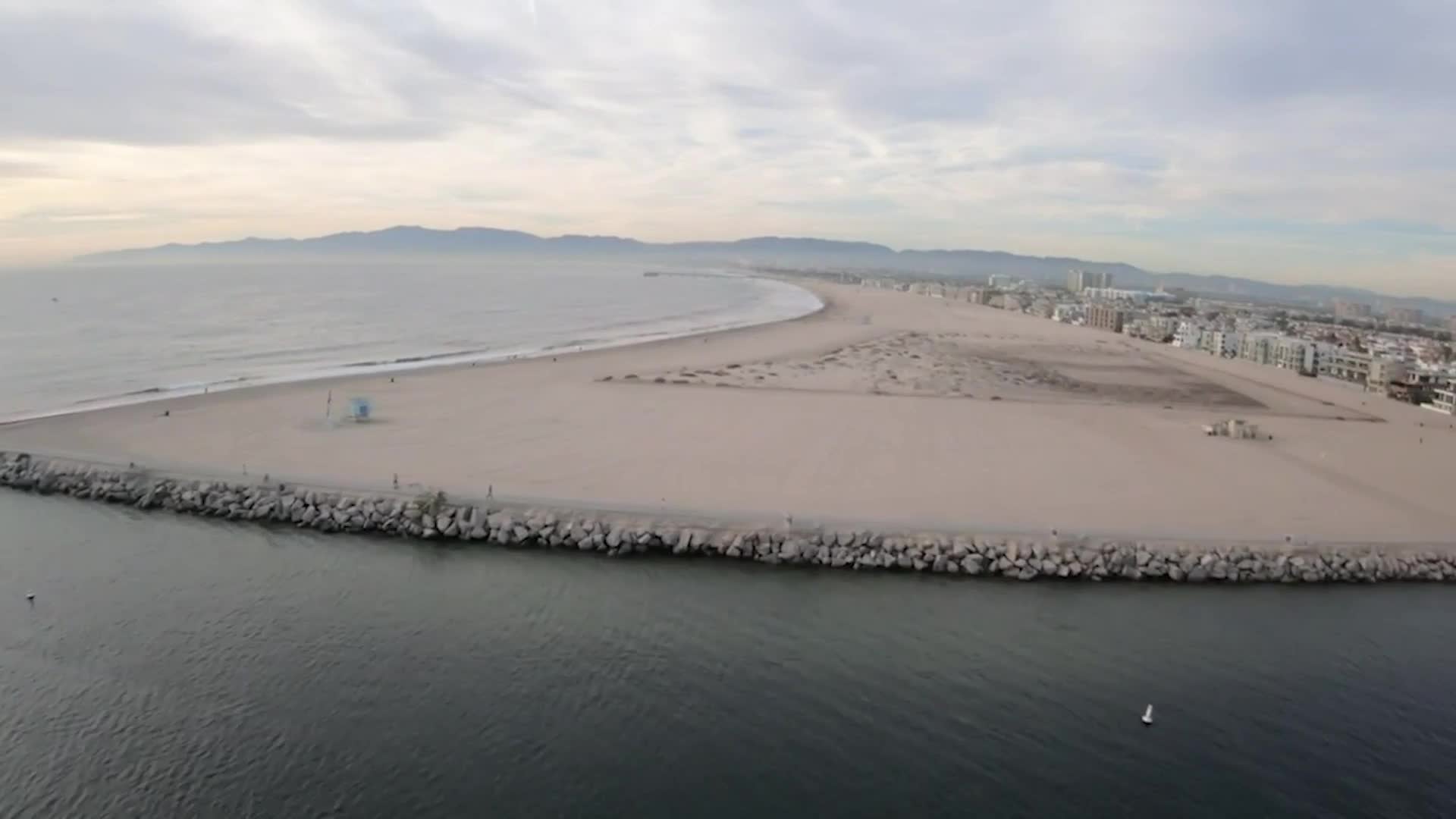 Sewage Spill Forces Los Angeles-Area Beaches to Close