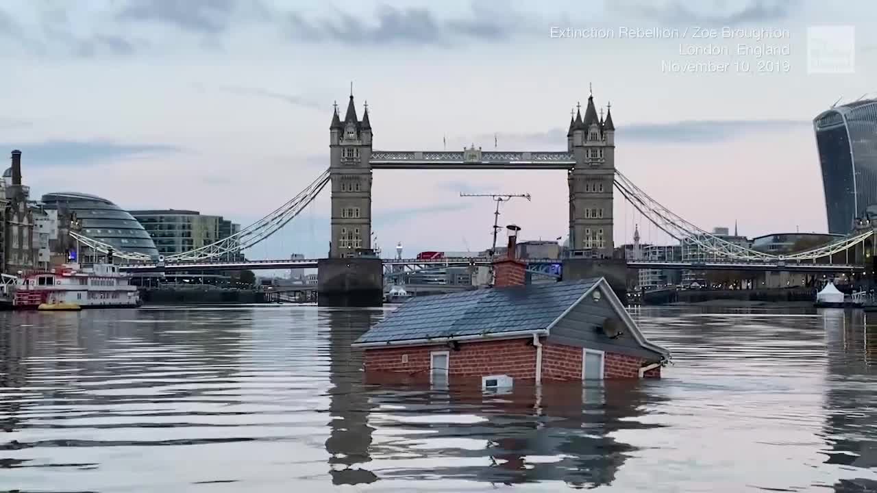 ‘Sinking House’ Protest in London Calls for Climate Action