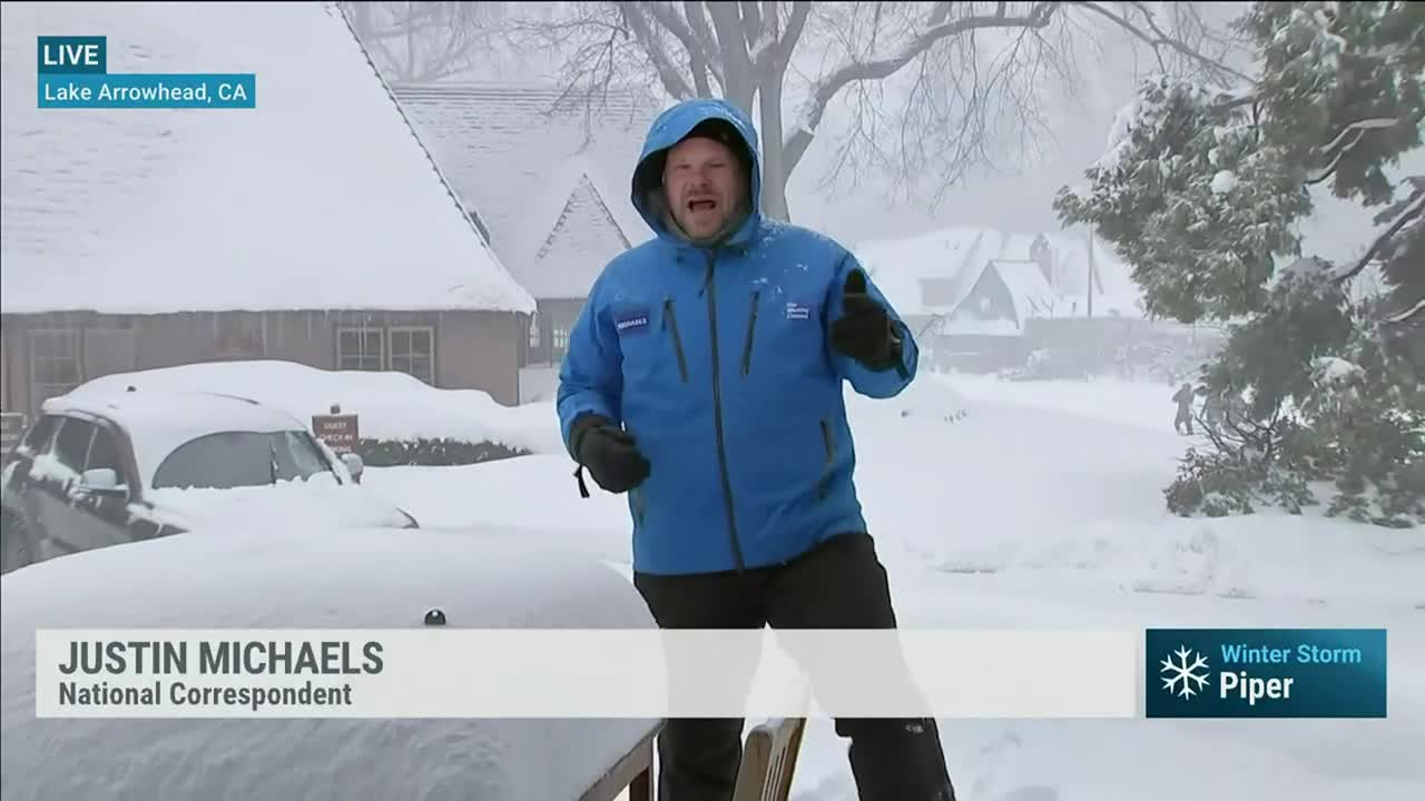 Snow Is Piling Up Only 80 Miles From Los Angeles