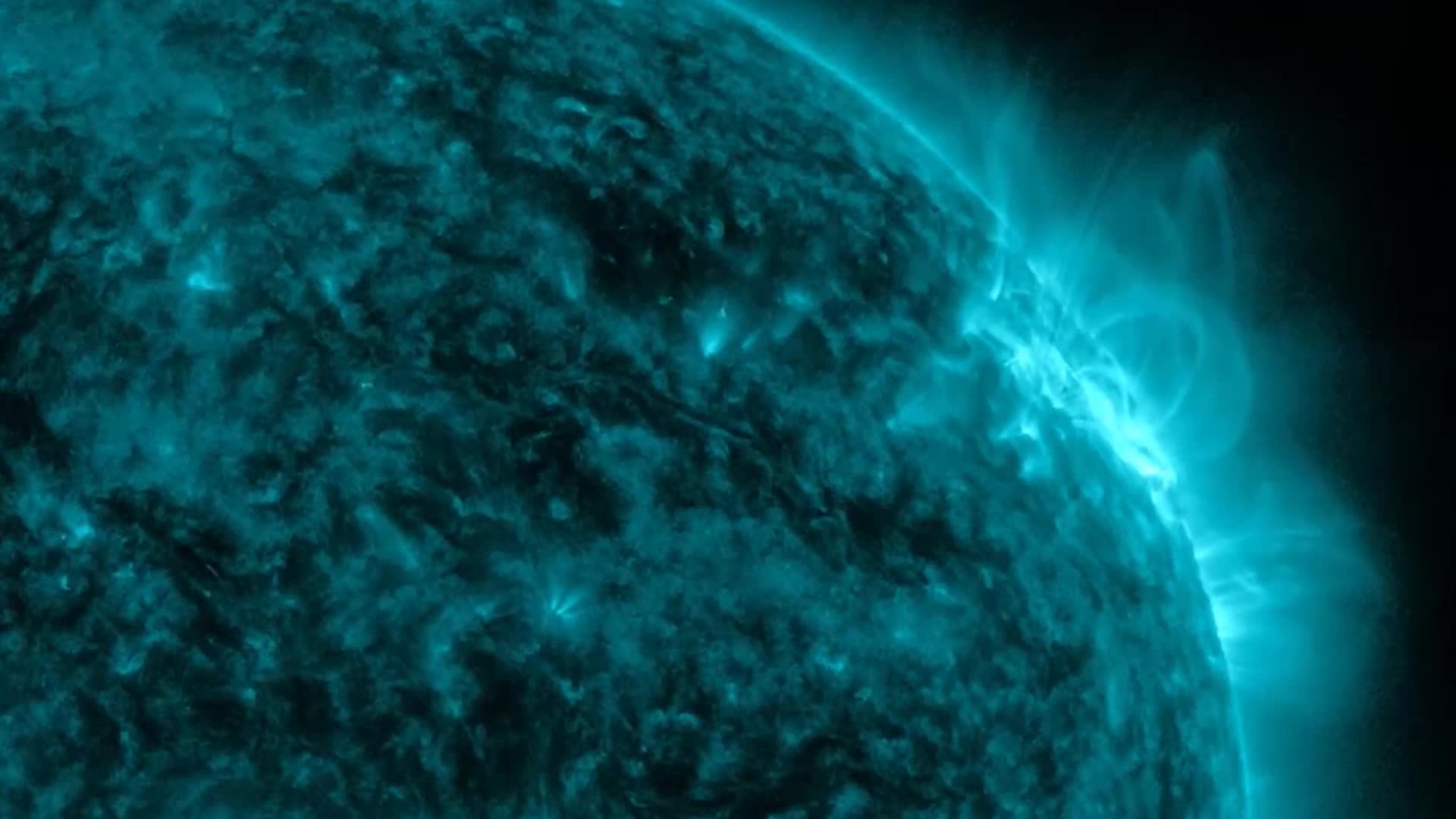 Solar Storm Creates Dramatic Show