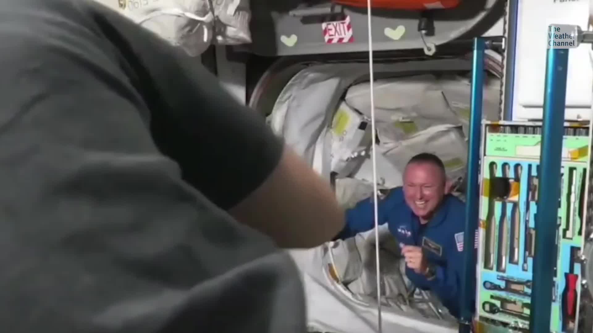 Space Saga Stunner: SpaceX May Bring Home Boeing Astronauts
