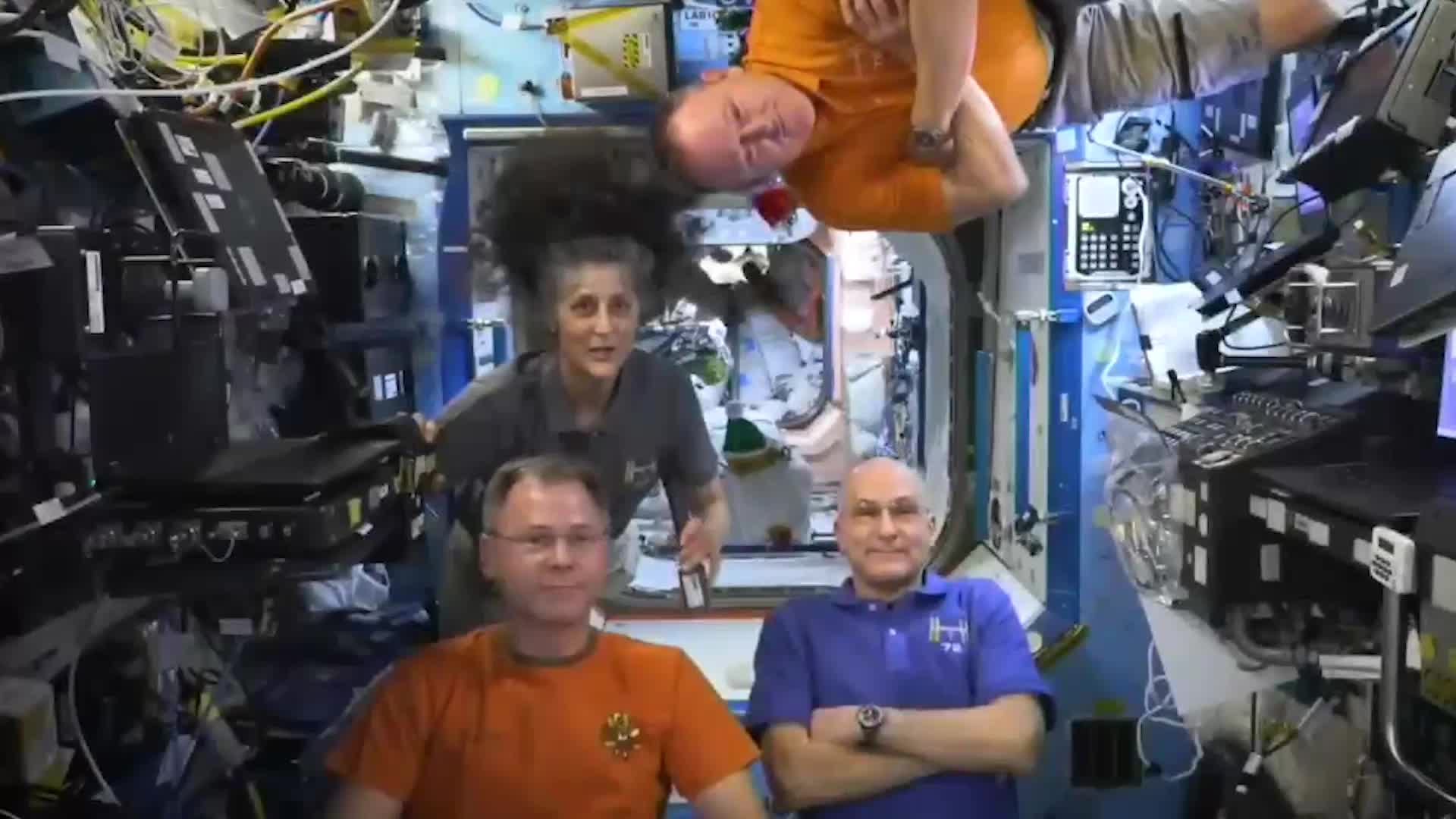 Space Station Astronauts Beam Down Thanksgiving Message