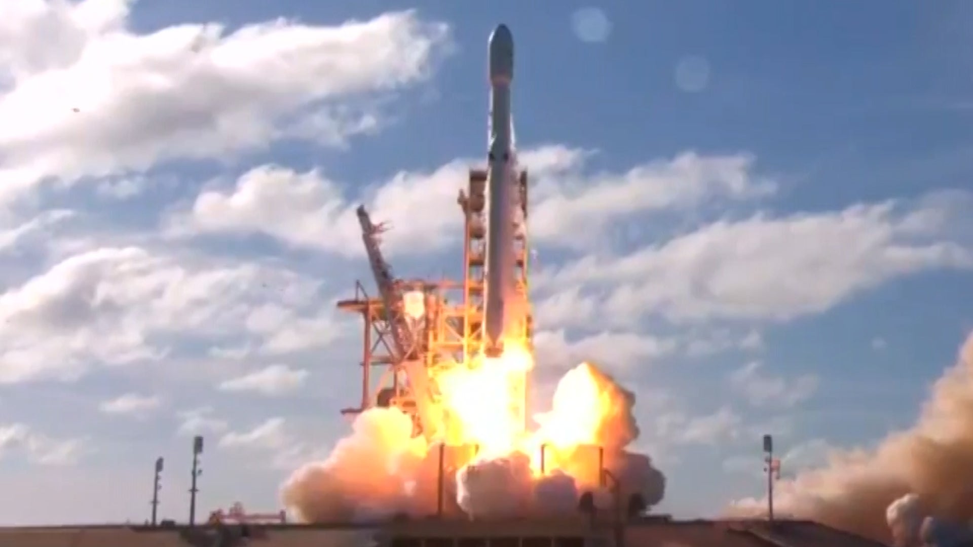 SpaceX Launches World’s Most Powerful Rocket