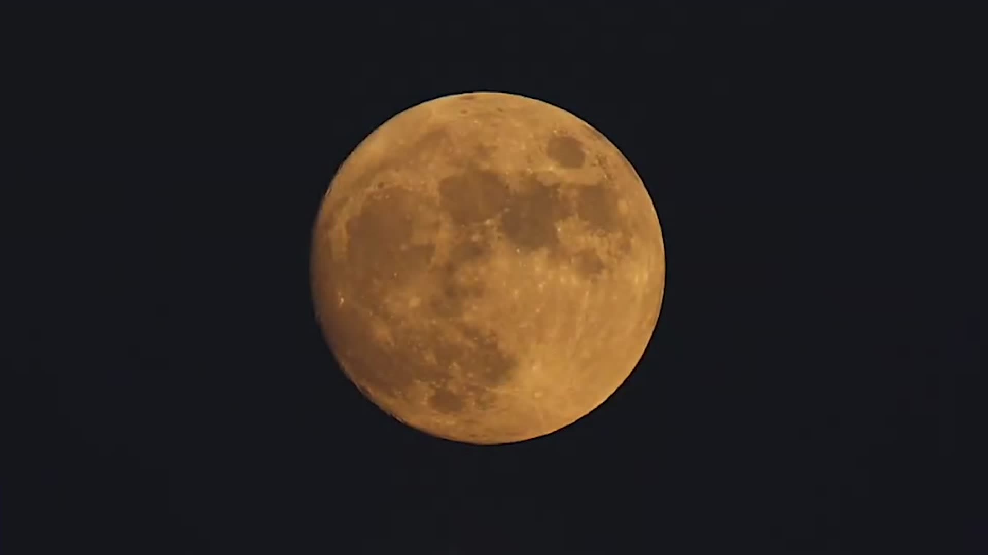 SpaceX Rocket Sails Past Hunter’s Moon