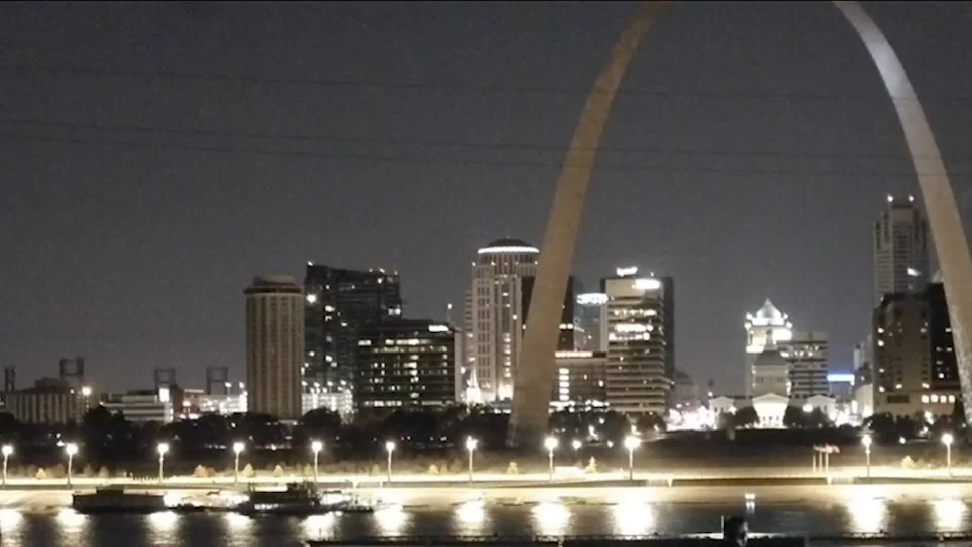 Stunning Sight Near St. Louis Arch