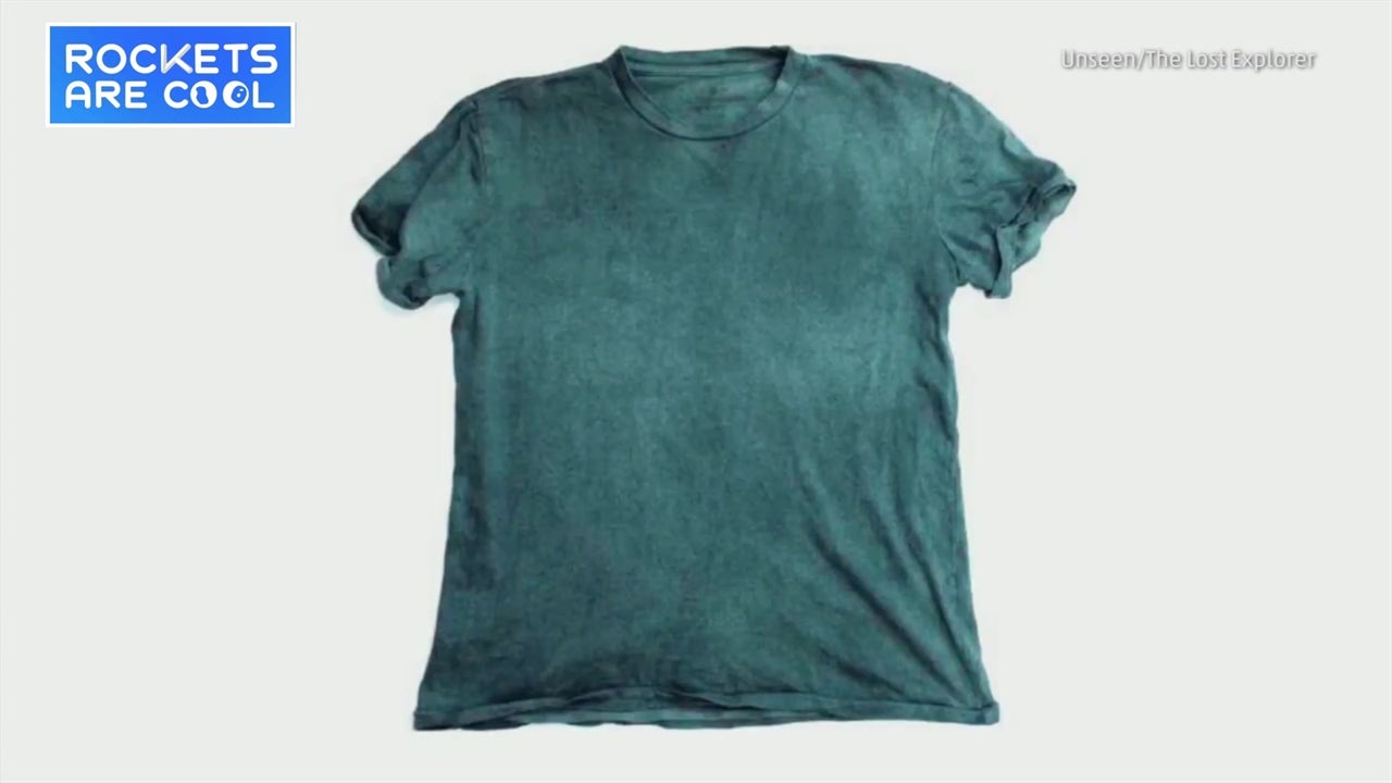 T-Shirt Changes Color in Polluted Water