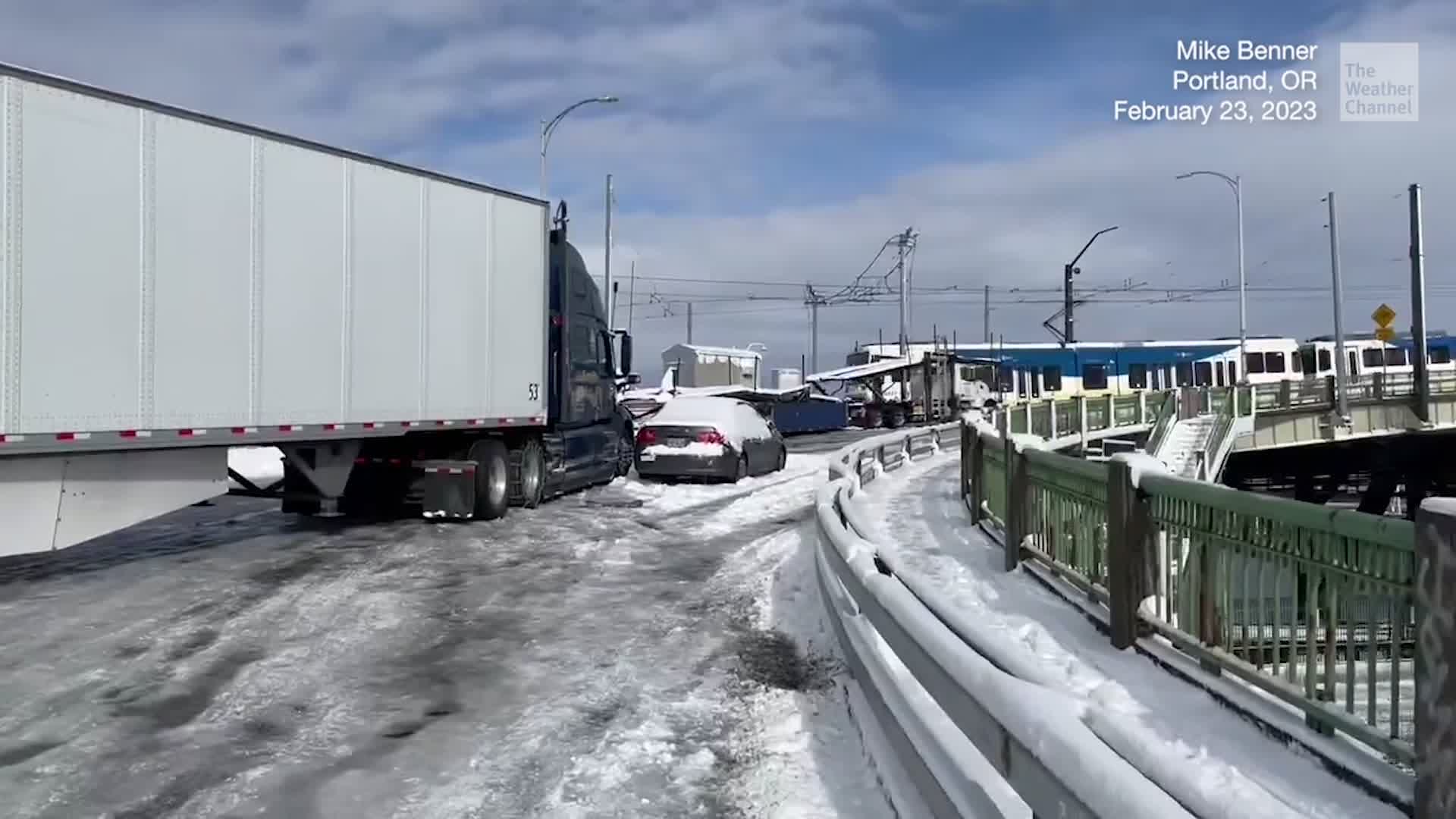 Teacher Stops To Help Kids Stranded On Bus For Five Hours In Winter Storm Piper