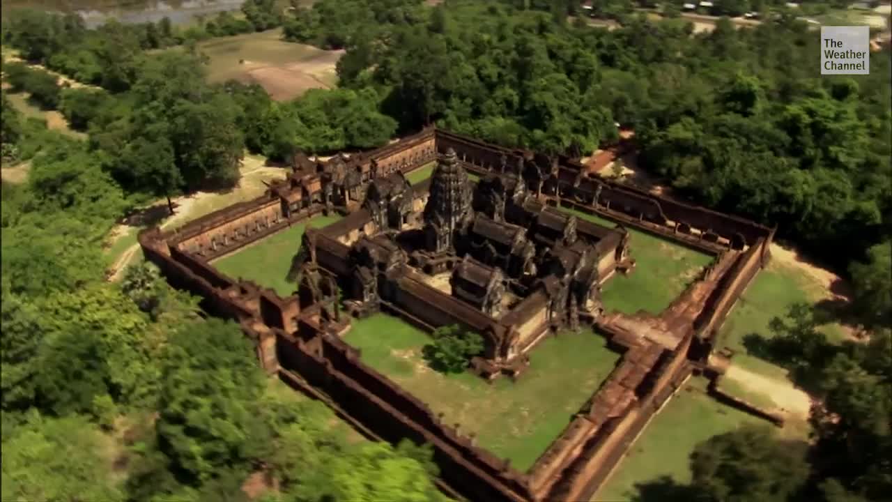 This Hike Gives You Breathtaking 360 Views of Cambodia