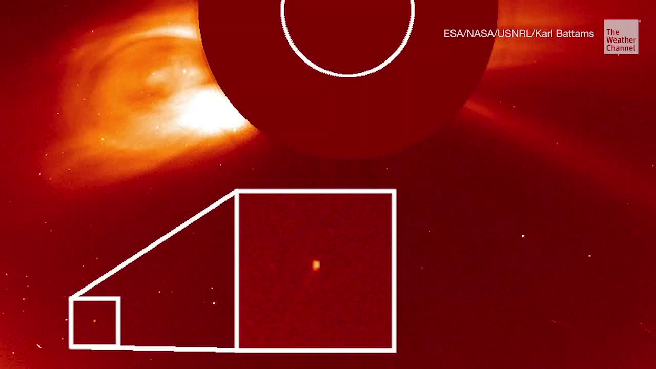 Tiny Comet Makes Appearance During Solar Eclipse