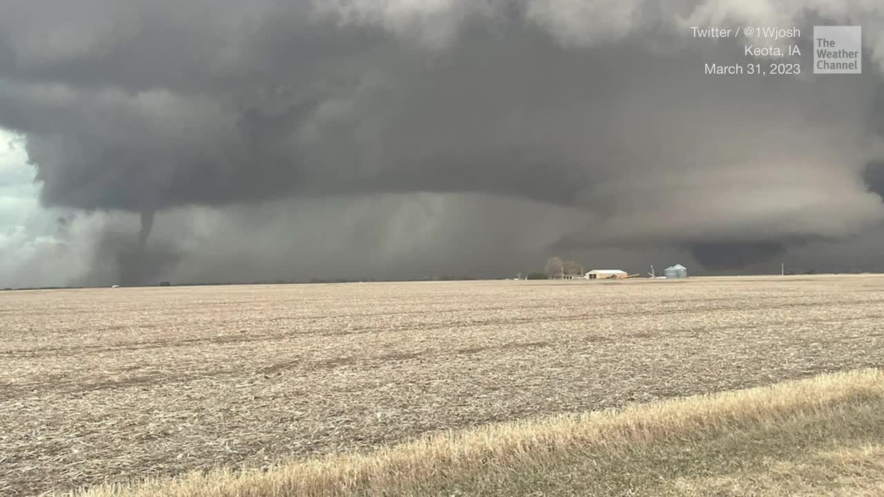 Twin Tornadoes Spotted In Iowa