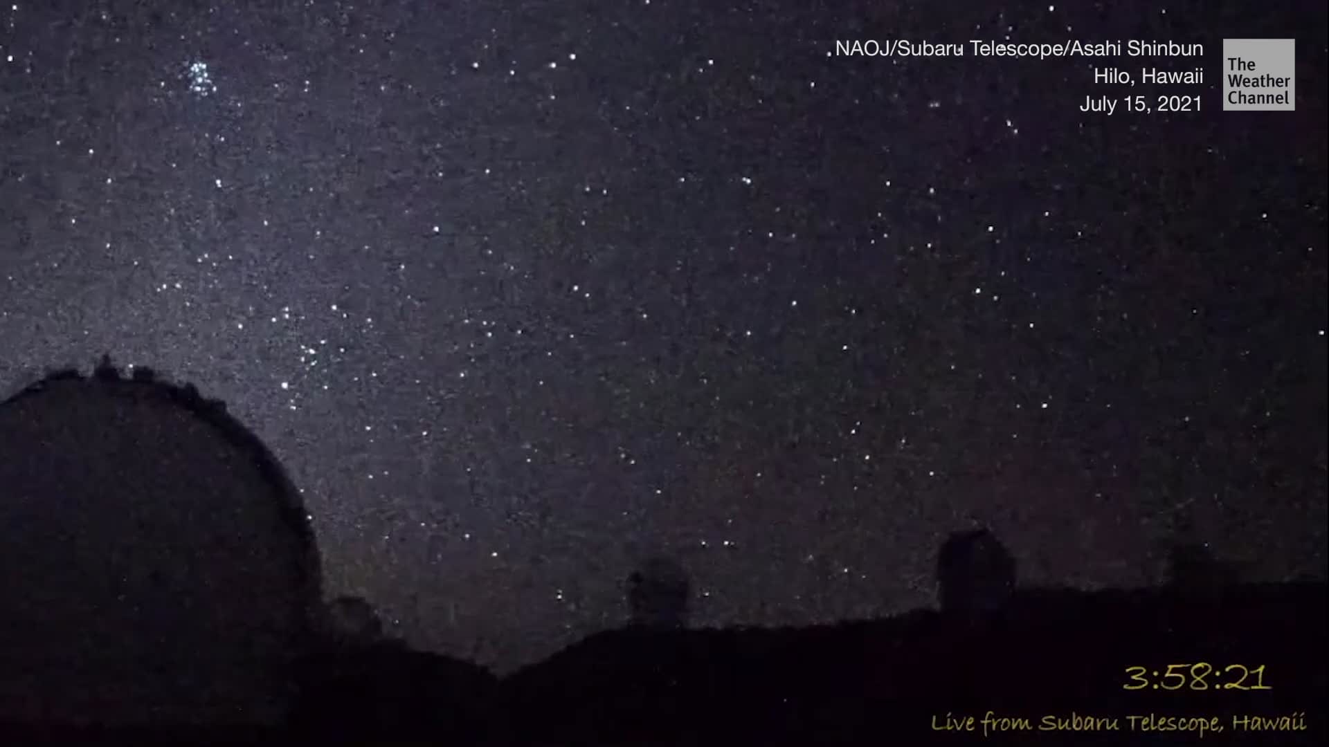 Unusual Meteor Shower Seen Over Hawaii