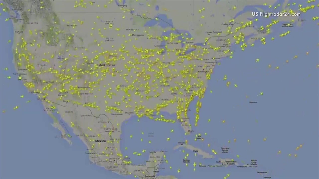 Watch 24 Hours of Flights in One Minute