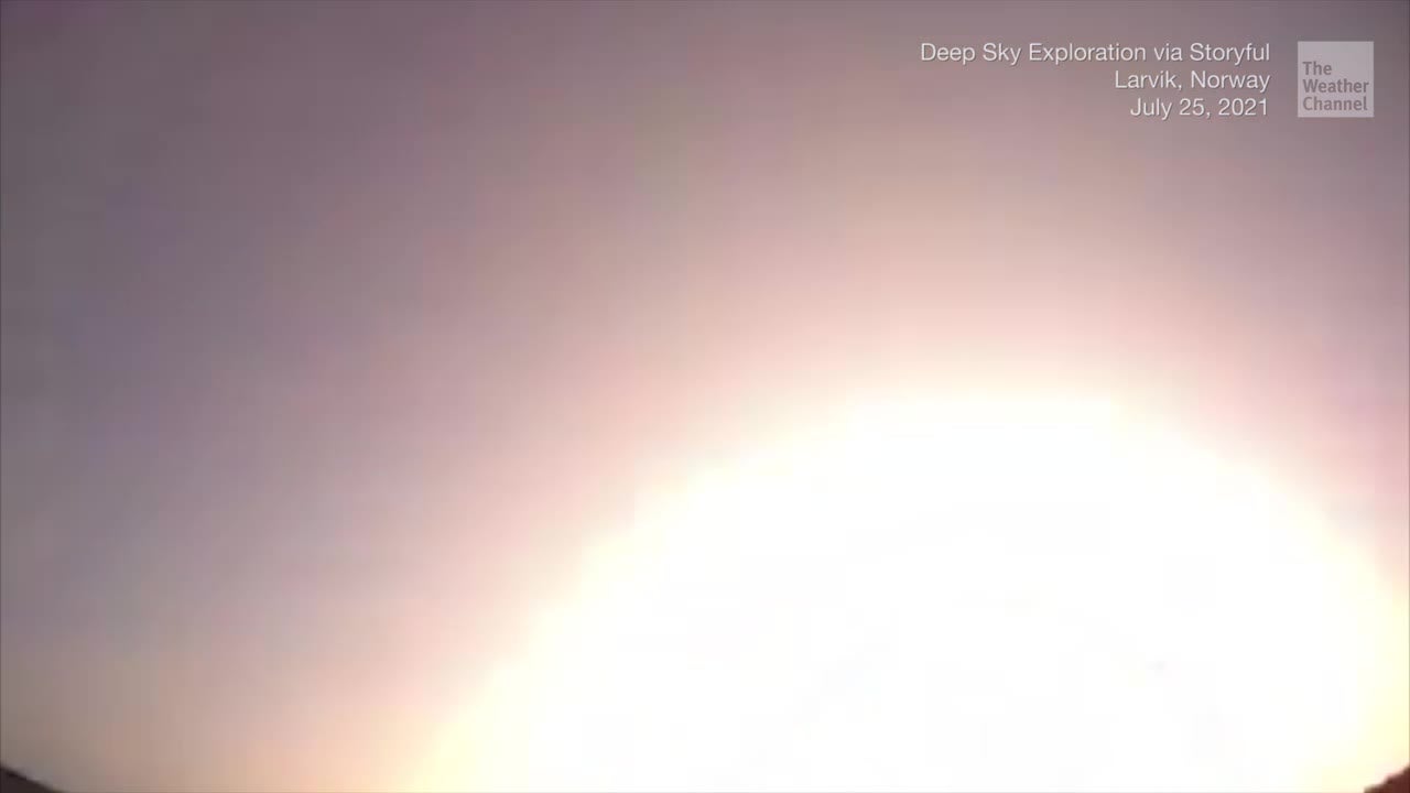 Watch Meteor Light Up Norwegian Sky