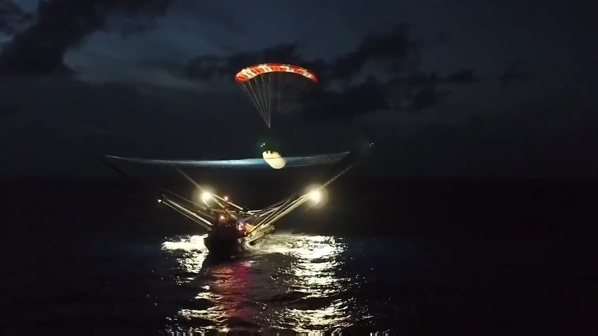 Watch SpaceX Catch Rocket Piece with Net-wielding Boat in Atlantic