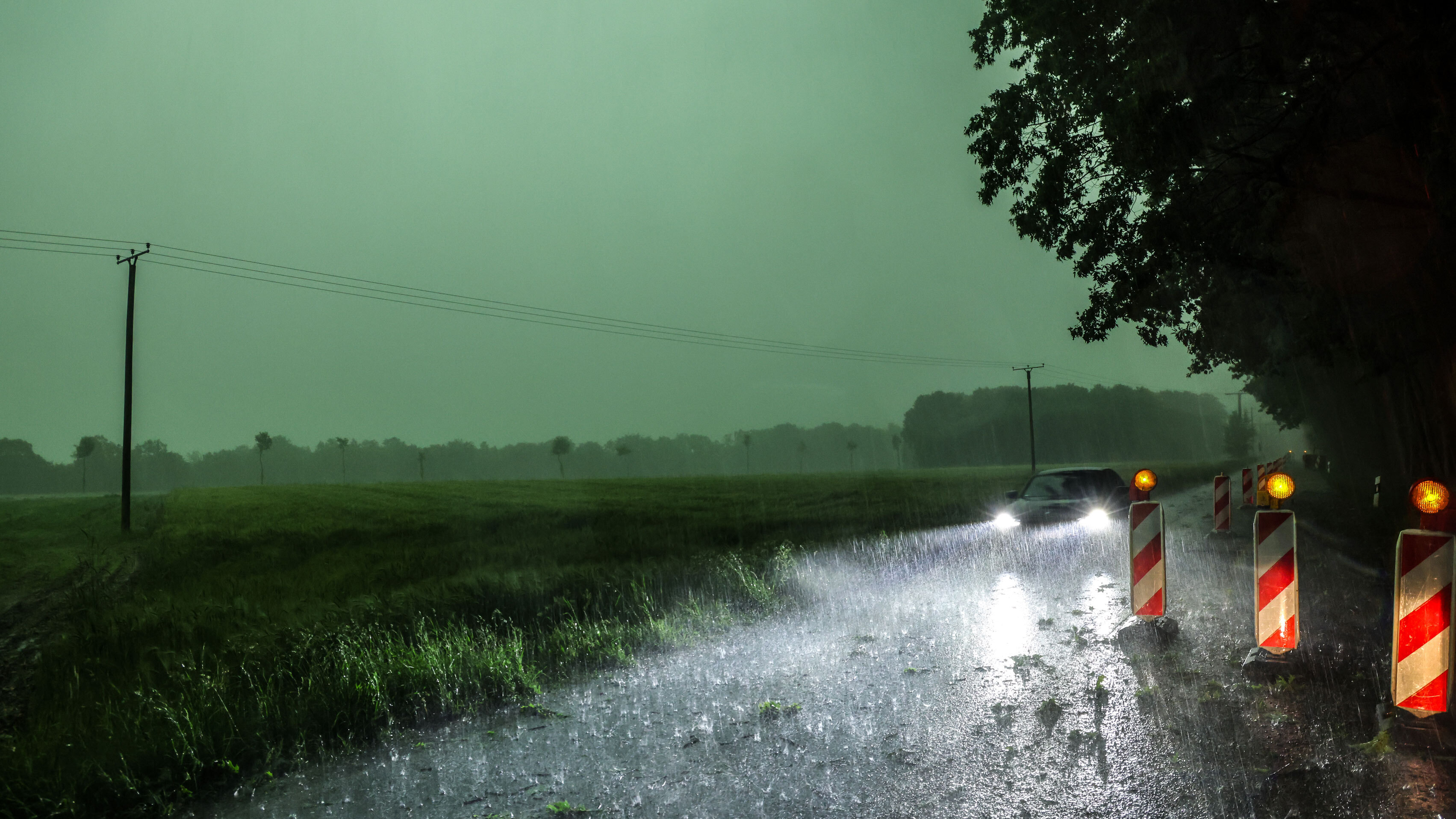 Thunderstorms with heavy rain after heat in North Rhine-Westphalia on May 29, 2026.