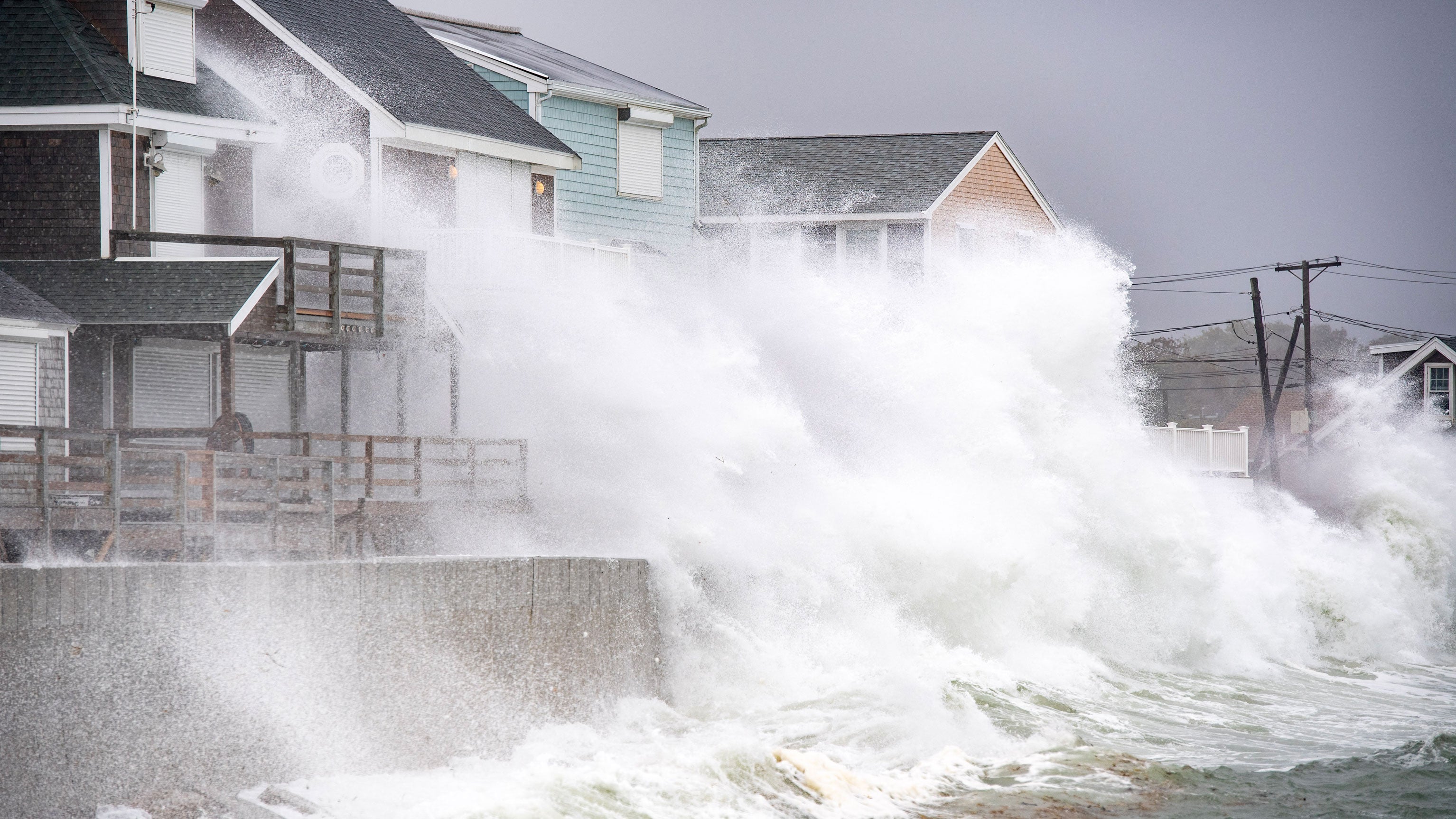 Waves pound the coast as the tide comes in during a nor'easter storm in Scituate, Massachusetts, U.S., on Sept. 26, 2026. More than 40 million people in the northeastern United States braced Sept. 25 for heavy rain and strong winds as an unusually powerful storm for the season was forecast to crash into the region. New York, Boston and Philadelphia were all in the firing line of the nor'easter — so labeled for its northeasterly winds — as authorities warned of potential flooding, downed trees and damaged power lines.