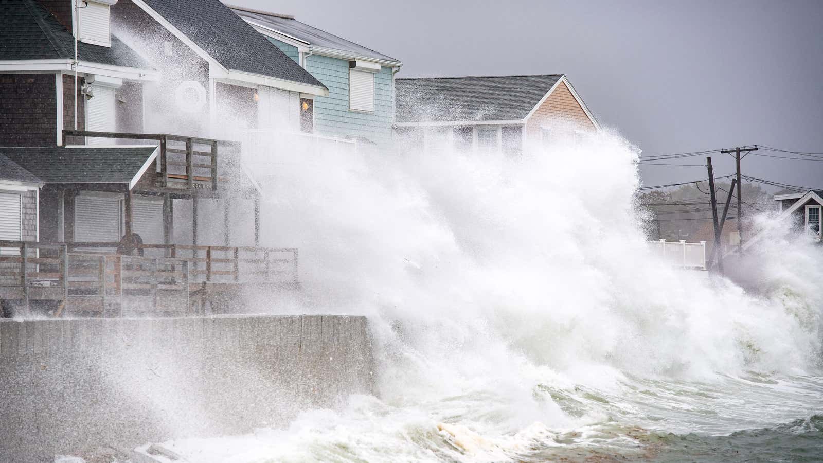 Waves pound the coast as the tide comes in during a nor'easter storm in Scituate, Massachusetts, U.S., on Sept. 26, 2026. More than 40 million people in the northeastern United States braced Sept. 25 for heavy rain and strong winds as an unusually powerful storm for the season was forecast to crash into the region. New York, Boston and Philadelphia were all in the firing line of the nor'easter — so labeled for its northeasterly winds — as authorities warned of potential flooding, downed trees and damaged power lines.