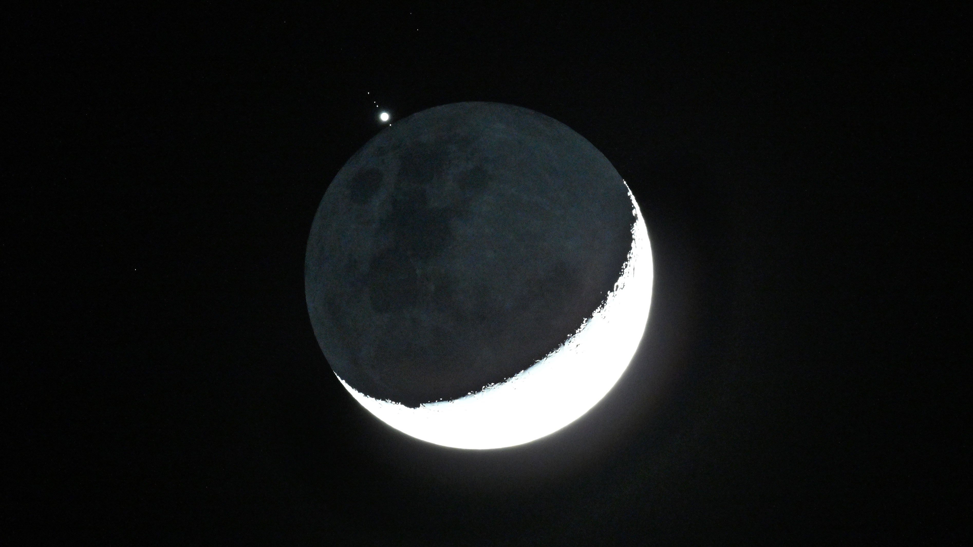 Jupiter and its four Galilean moons are occulted by the Moon in Charlotte, North Carolina, on Oct. 6, 2026.