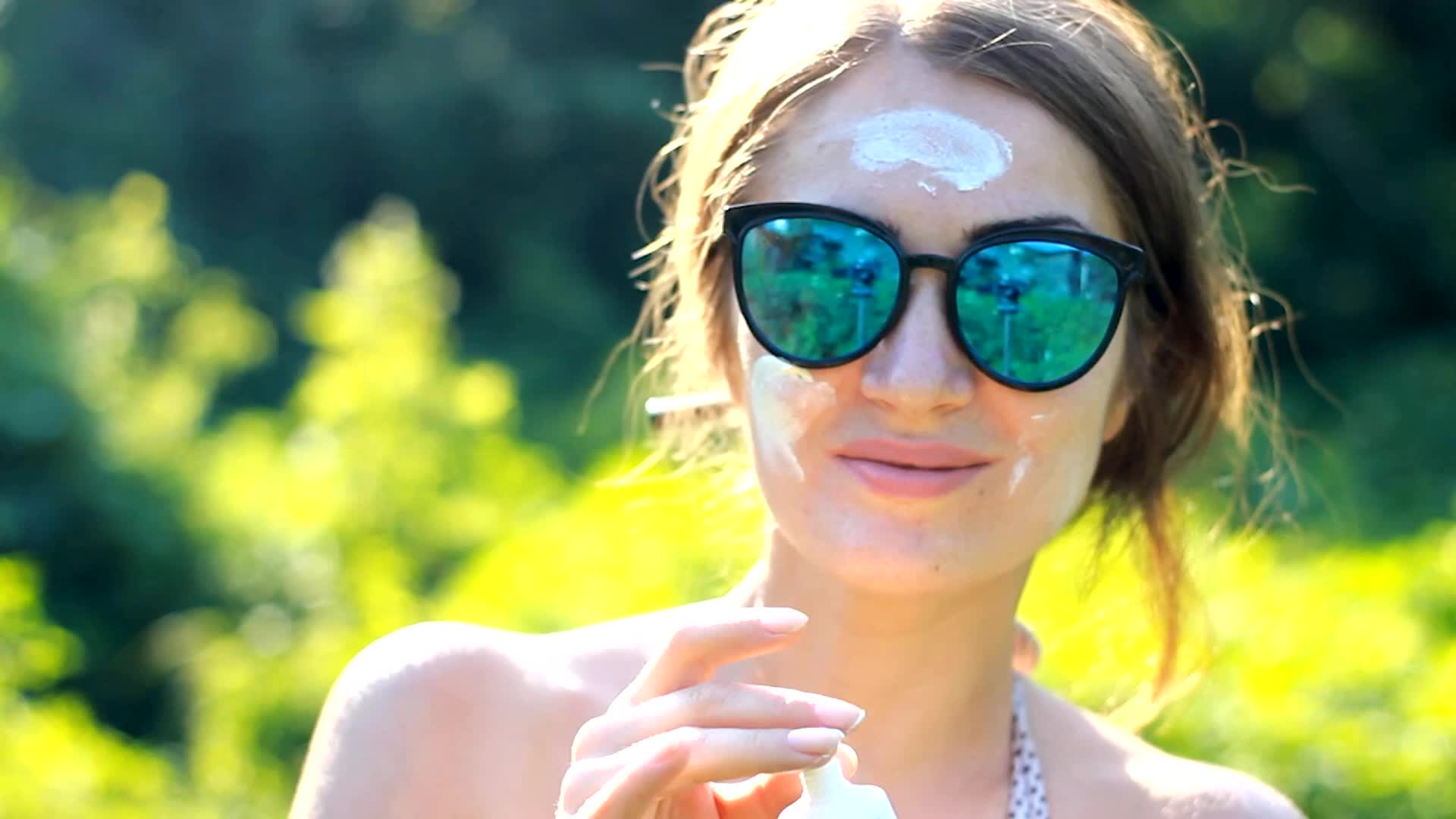 Why Should You Wear Sunscreen In Winter?