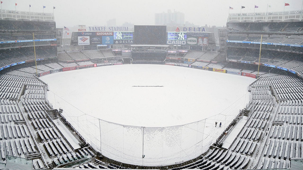 Yankee Stadium snow April 2 2018